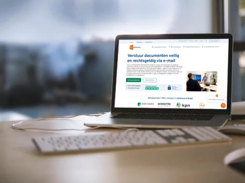 Impressie van homepage Aangetekend Mailen op een scherm.