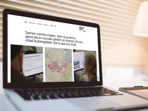 Impressie van homepage Ruimtevolk op een scherm.