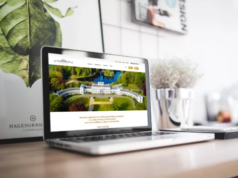 Impressie van homepage Paleis Soestdijk op een scherm.