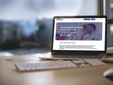 Impressie van homepage EMPACT voor de acute zorg op een scherm.